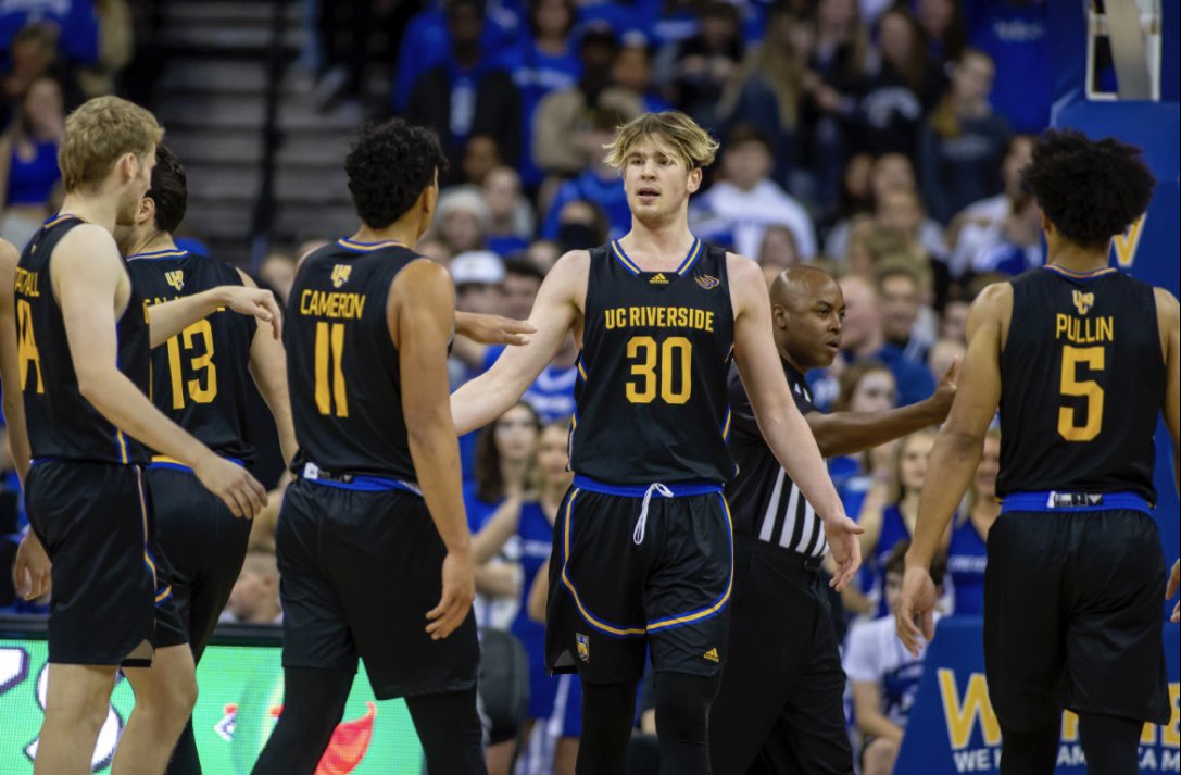 Gavin Davis tweet media