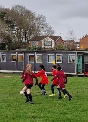 BrocksHill's tweet photo. Girls Football Success!
Brocks Hill win 3-1 in the first round of the Girls Football League @lslssp ! What amazing skill, reciprocity and leadership was shown by all! #girlsfootball #LSLSSP https://t.co/Wob0qkO4vn