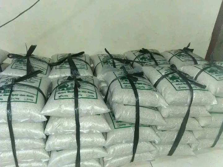 mujileksono's tweet photo. Beras zakat ukuran 2.5 . 2.7 dan 3.0 KG . Harga masing masing ya. Silahkan di order https://t.co/4eqZ1j0mKV