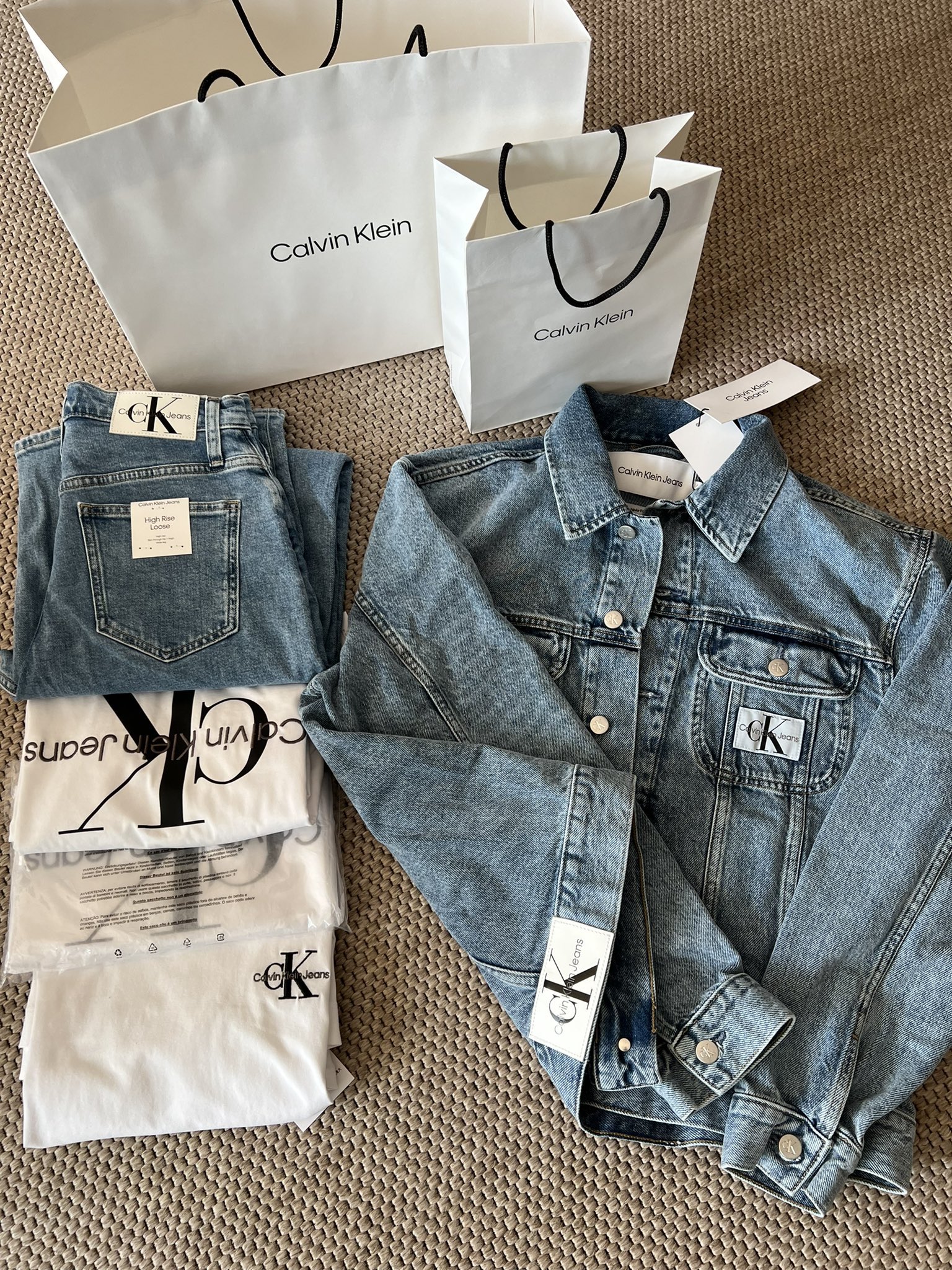 CasstielJeon on X K ARMYs already started buying Calvin Klein s items modelled by JUNGKOOK. His selling out power is truly incredible SOLD OUT KING JUNGKOOK is COMING GLOBAL AMBASSADOR JUNGKOOK JUNGKO...