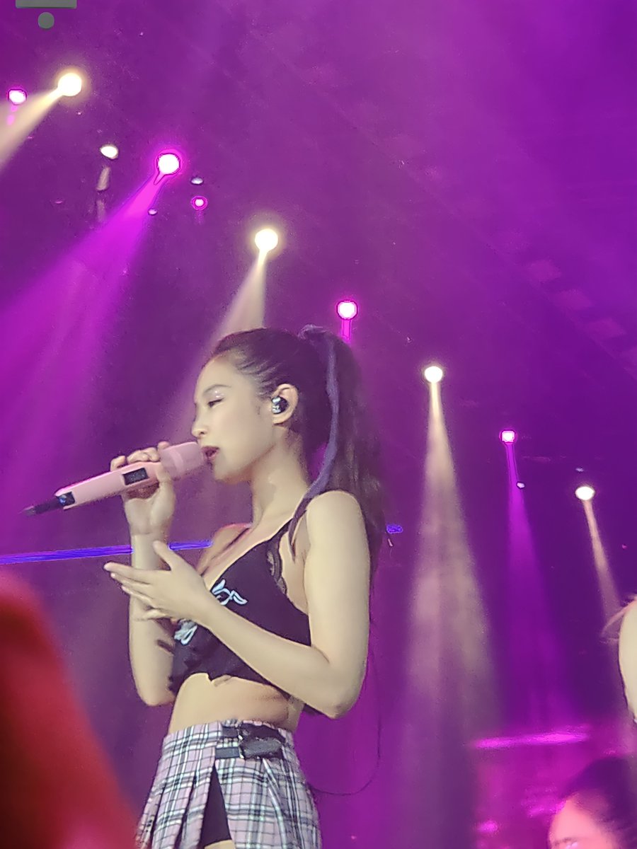 noturfoxy's tweet photo. JENNIE JENNIE JENNIEEEE. 🫰 https://t.co/YLcLOcTwkM