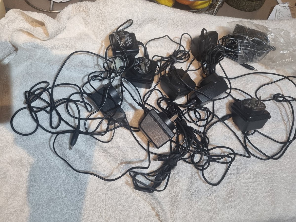 JimDolanSport's tweet image. I knew I had a lot of Nokia's over the years, a clean up produced this many chargers in one drawer..
How many phone chargers are in the world? Do they outnumber guns in America?