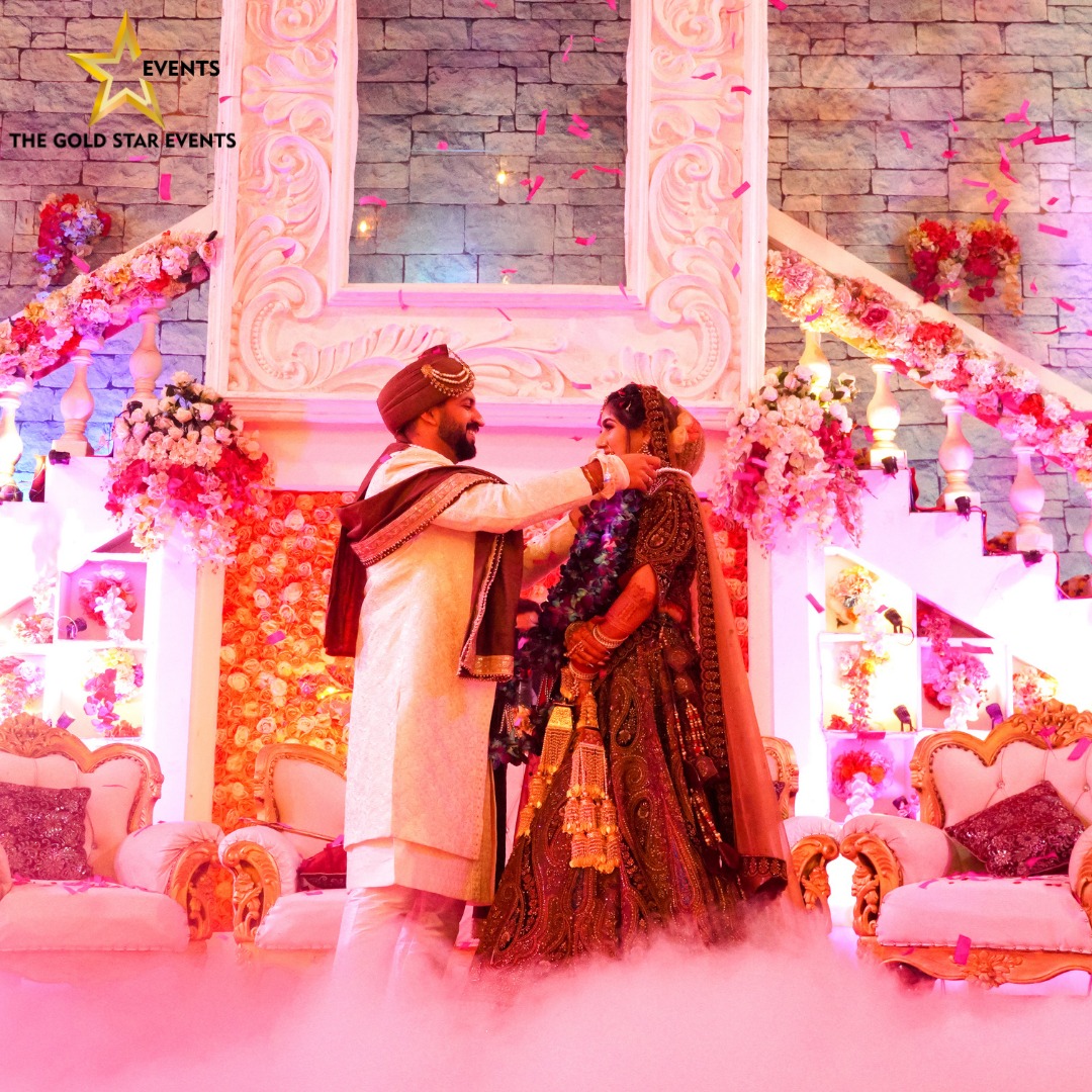TheGoldStar01's tweet photo. Weddings are a time to celebrate a momentous commitment to unconditional love.🤝💞
Contact us 🤙
8178191151, 9911026788
Follow @TheGoldStar01 
#weddingplaner #weddingdecorinspiration #wedspiration #indiaweddings #daywedding #thegoldstarevents #goldstarevents #weddingplannerindia https://t.co/f8jPI8jeck