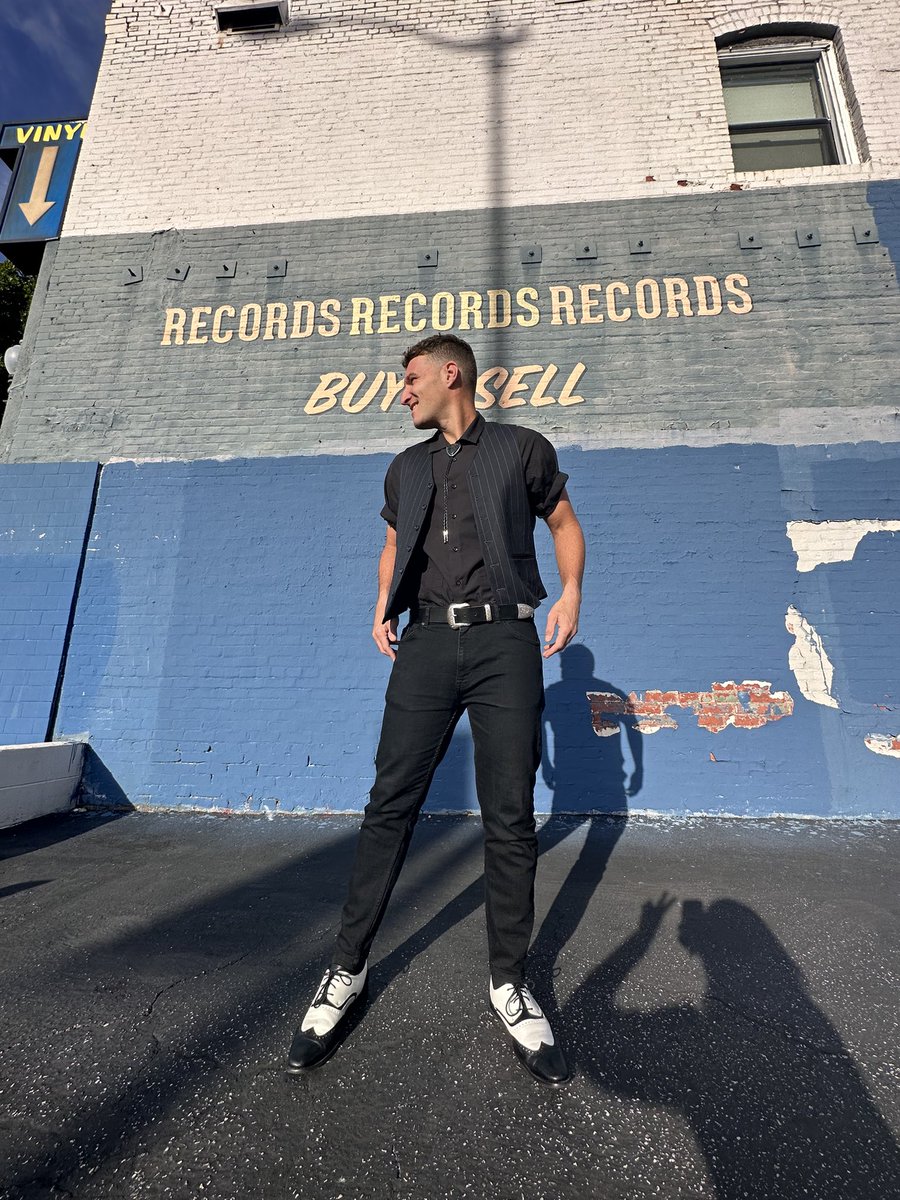 EricStangMusic's tweet photo. AUSTRALIA! Excited for a run of shows down under in #Sydney and #ByronBay including a solo set I’m playing April 8th at @BluesfestByron 
so many killer artists at this festival, can’t wait 🇦🇺 🙌 https://t.co/sDsINQioWr