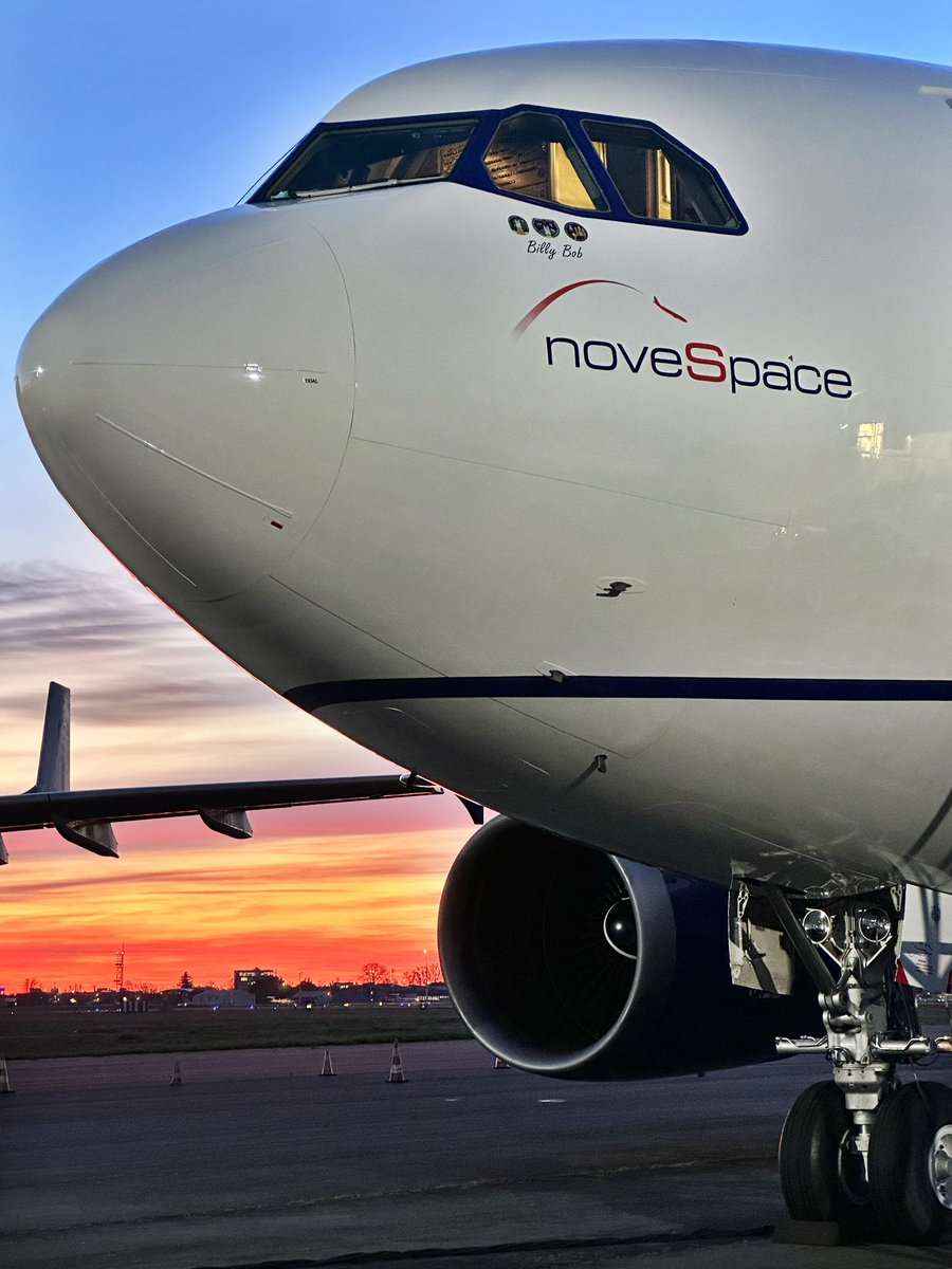 AirZeroG's tweet photo. ✈️Jour 1 de la 64e campagne de vol du @cnes. Tout le monde est prêt, le ciel, le tarmac, l’avion, les scientifiques et le personnel de #Novespace. 

🛫🛬The A310 ZERO-G is ready for day 1 of the CNES 64th science flight campaign #cnes64 #AirZeroG #ZeroG @Aeroport_BOD https://t.co/Upd0OX7GBr
