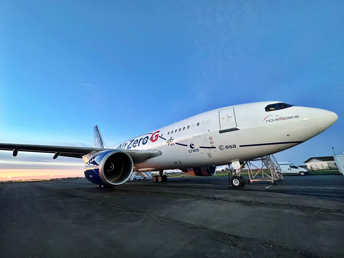 AirZeroG's tweet photo. ✈️Jour 1 de la 64e campagne de vol du @cnes. Tout le monde est prêt, le ciel, le tarmac, l’avion, les scientifiques et le personnel de #Novespace. 

🛫🛬The A310 ZERO-G is ready for day 1 of the CNES 64th science flight campaign #cnes64 #AirZeroG #ZeroG @Aeroport_BOD https://t.co/Upd0OX7GBr
