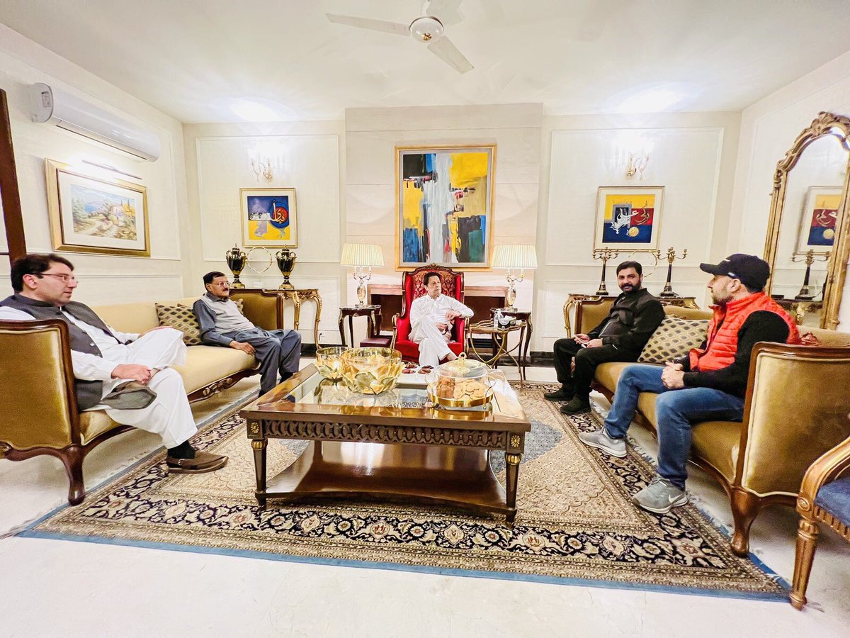 YousafzaiHusain's tweet photo. Meet Chairman Imran along with Asif Mehsud ex-DGS South region KPK held consultative session regarding the status quo &amp; the way forward. 
Senator Saifullah khan Niazi also briefed khan Sb about the overall position #PakistanUnderFascism #SupremacyOfConstitution #BehindYouSkipper https://t.co/gBqmBDNMNS