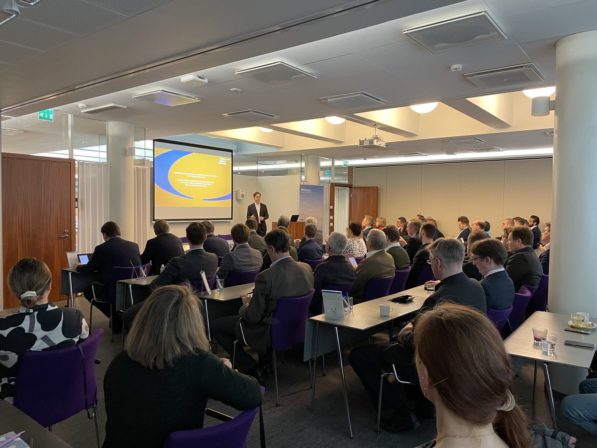 #WEC Finlandin sähkömarkkinamallin muutokseen keskittyvä tilaisuus (yhteistyössä ⁦<a href="/Fortum_Oyj/">Fortum Suomi</a>⁩ kanssa) sold out, sali viimeistä paikkaa myöten täynnä. Eikä ihme, kyse energia-alan tärkeimmästä ajankohtaisesta prosessista, jota myös #energiakriisi kirittänyt. ⁦#sähkö