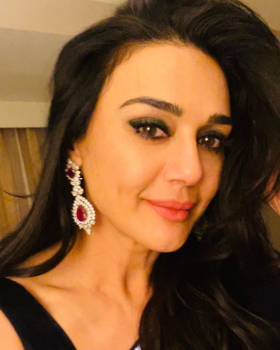 realpreityzinta's tweet image. Desi vibes 😍 #ting