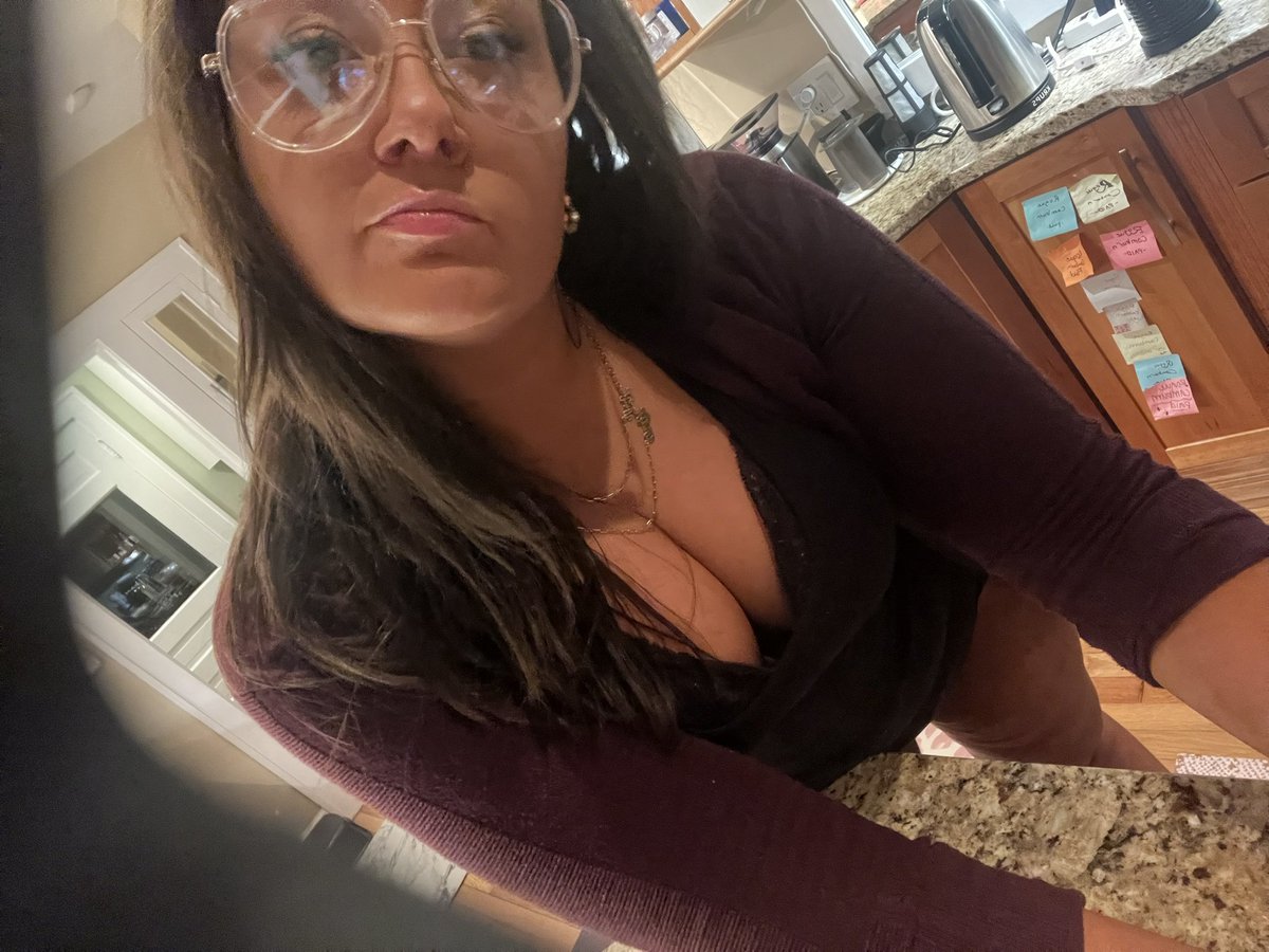 leopardlace1's tweet photo. just over here doing some #hot shit https://t.co/b2tNlFJ6EB
