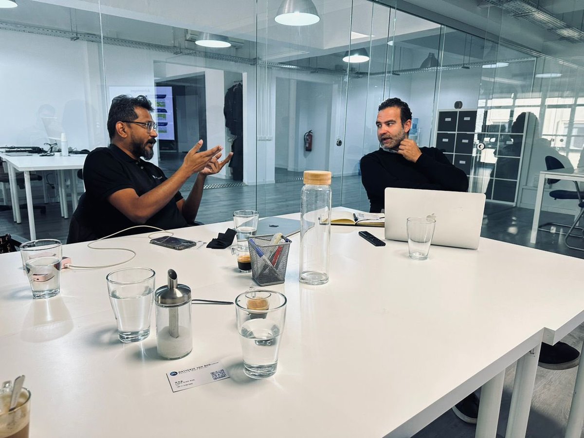 MasverseHub's tweet image. Masverse CTO and r&d team have just wrapped up an exciting meeting with the Barcelona blockchain tech team! It's inspiring to see such innovative Web3 use cases and ideas being developed here in Spain.  #Blockchain #BarcelonaTech