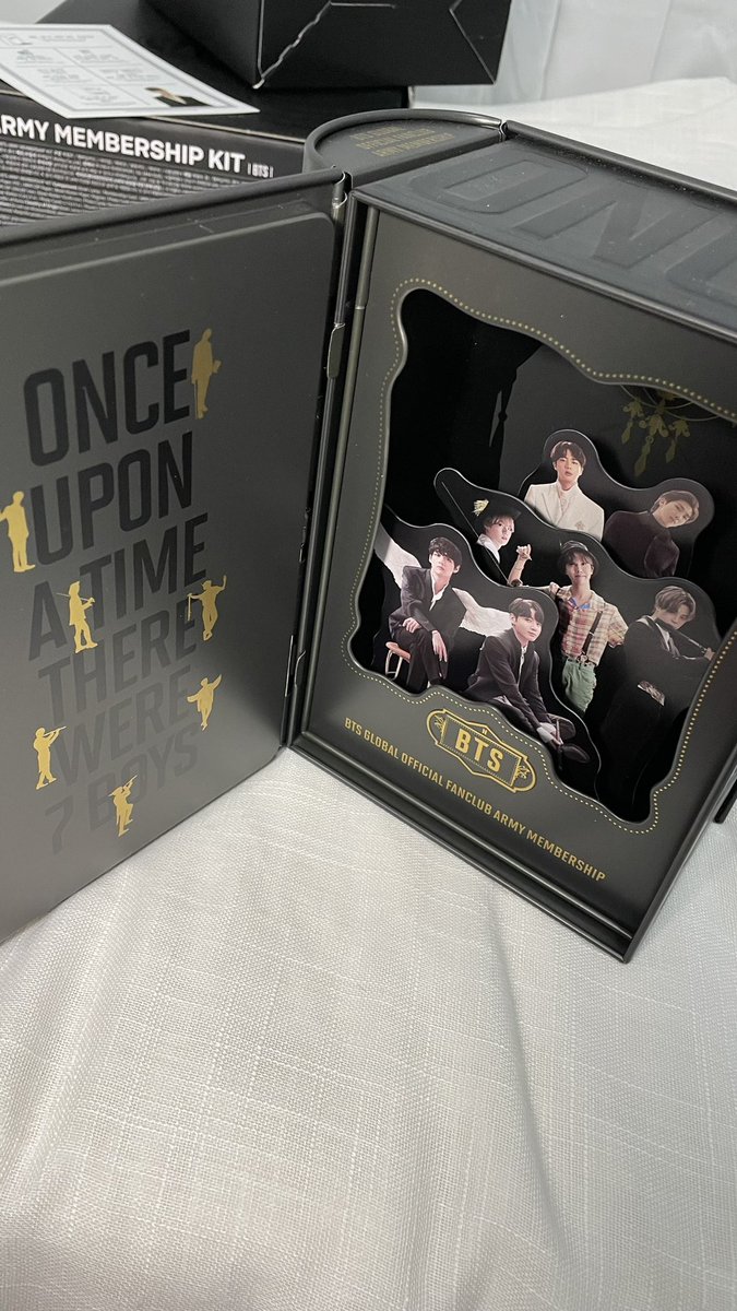 happybuynsell's tweet photo. wts lfb ph

bts unsealed incomplete membership kit
- 1300 + sf
- all are in good condition
- no to sensitive buyer
- no to rush shipment
- see pic for inclusions

mod: j&amp;t / lbc only
mop: gcash only

t: rm namjoon jin suga yoongi jhope jimin v taehyung jk jungkook https://t.co/VroiMSnBPW