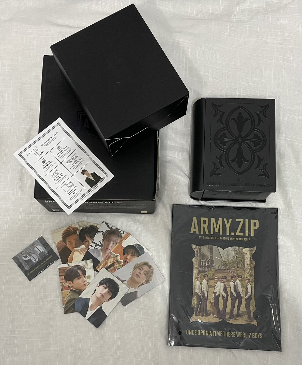 happybuynsell's tweet photo. wts lfb ph

bts unsealed incomplete membership kit
- 1300 + sf
- all are in good condition
- no to sensitive buyer
- no to rush shipment
- see pic for inclusions

mod: j&amp;t / lbc only
mop: gcash only

t: rm namjoon jin suga yoongi jhope jimin v taehyung jk jungkook https://t.co/VroiMSnBPW