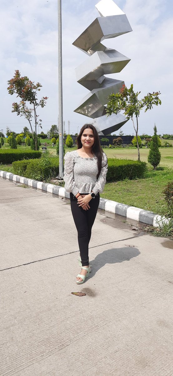 BrainyGigabyte's tweet photo. Just had a blast at #IITRopar's Code Hunt fest! Competed with some of the brightest minds in coding and have presentation also. I learned a ton in the process. Can't explain what a brilliant experience I had over there! #iit #CodingCompetition #coding @iitropar https://t.co/jxxX7U8naL