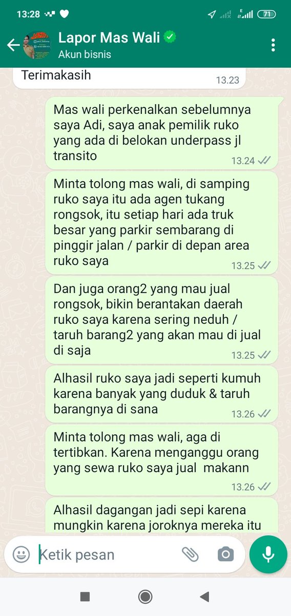 dlaffly's tweet photo. @gibran_tweet Mas wali minta tolong mas, laporan saya tolong di follow up ke tim. Karena kasian orang tua saya sudah tua, setiap hari harus berantem terus sama orang2 yang mau jual rongsok ke tetangga saya https://t.co/mSQHfwGjHu