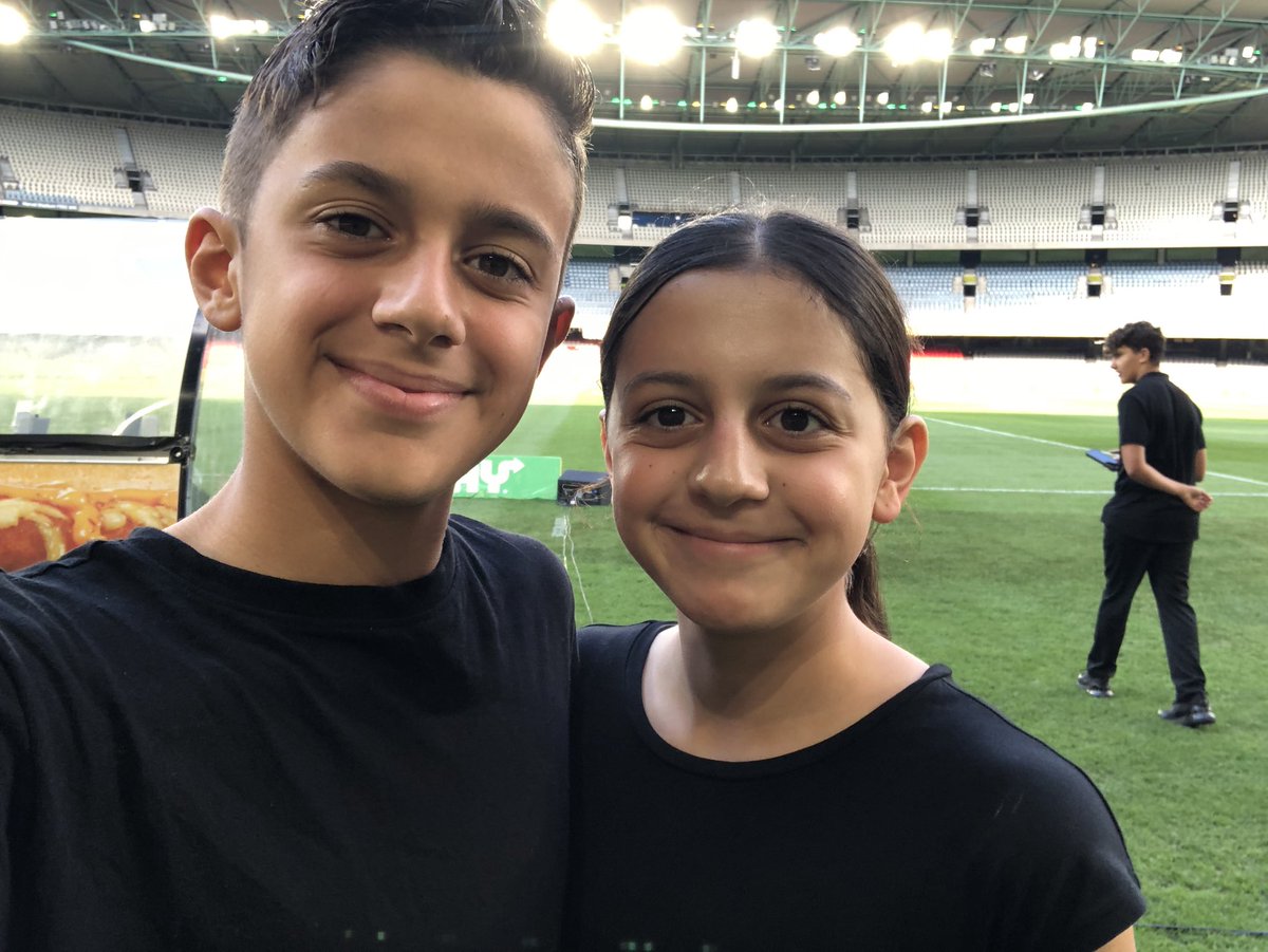 A couple of very proud & lucky Aussie kids @Socceroos vs Ecuador @jacksonirvine_ @Ange_Alessio @marvelstadiumau #Flagbearers #GiveIt100 🇦🇺