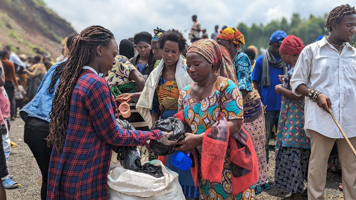 Gomactif's tweet photo. Y croire et le faire, non pas à cause de l’abondance mais parce que le partage est une valeur à transformer en mode vie. 

Plus de 170 jours de distribution d’un repas chaud et habits aux enfants, femmes allaitantes et personnes du troisième âge déplacés https://t.co/Jo5xMFLWOt