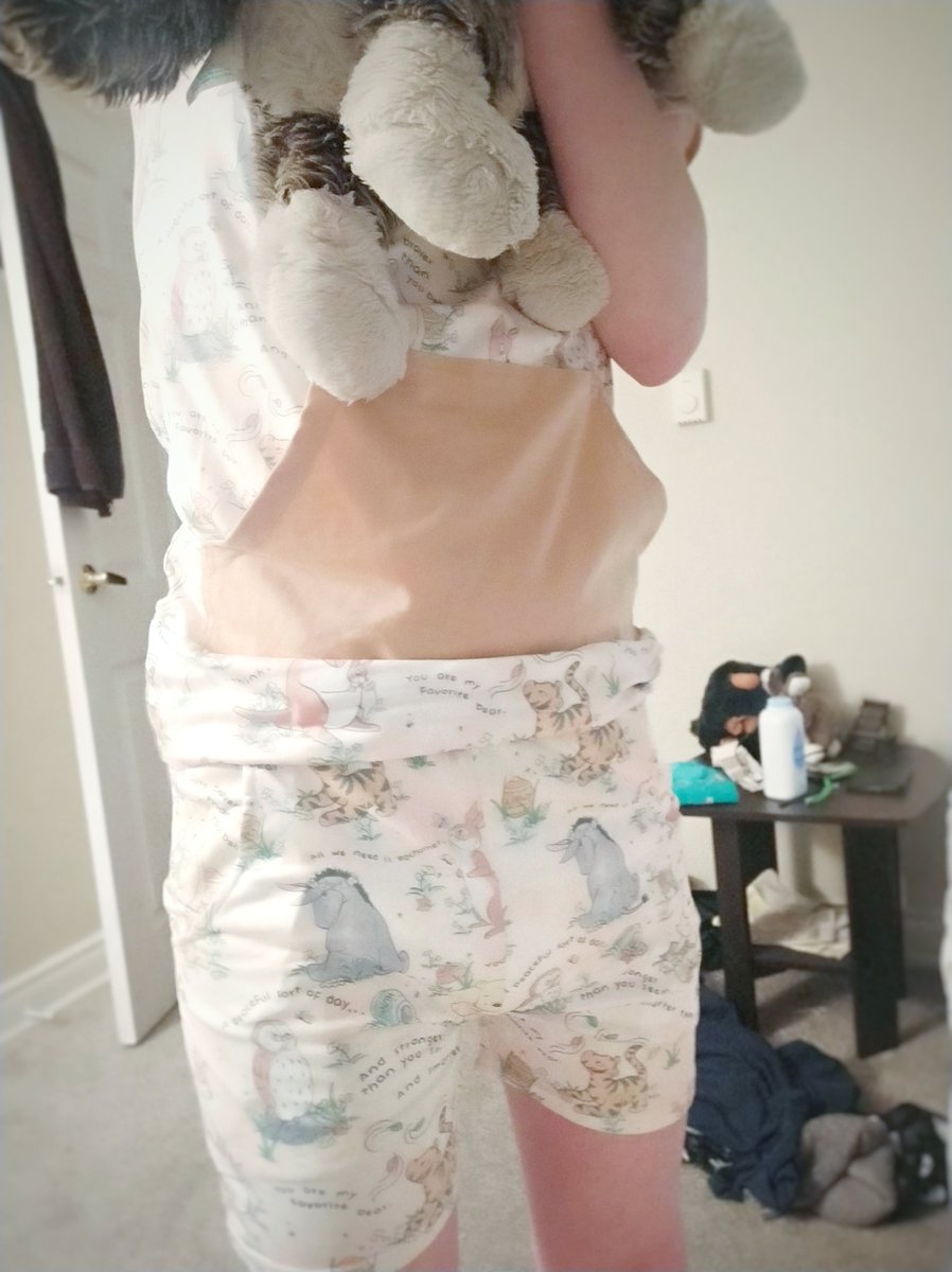 First night back home from an incredible first #CAPCon23
Daddy dressed me up in my brand new diapers and PJs we got there ^-^. The surge of Littlefeels is really helping keep Con Drop away tonight.
Stay safe and rest well. I hope you all get home without issues.