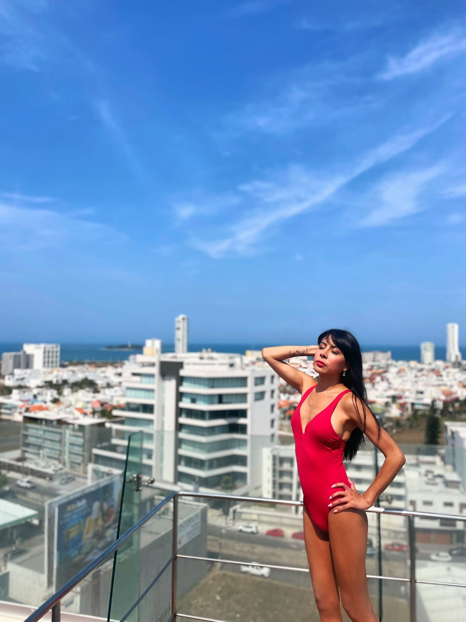 Láurel Miranda on X: Las mujeres con pene existimos. Y no, Roberto, no me  hace ni cosquillas que preguntes si no se me salió “algo” al usar mi traje  de baño. Porque