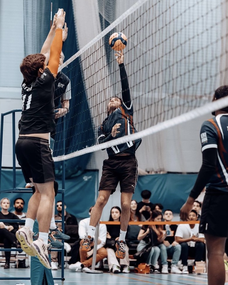 19 fixtures down, 17 to go, 35-3 to Kent 👀👏

We're so proud of #TeamKent absolutely smashing Varsity this year!

Full list of fixtures ➡️ bit.ly/3LQyPGw
