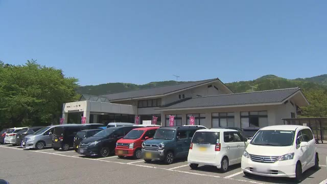 livedoornews's tweet photo. 【臨時休館】基準値の140倍のレジオネラ菌検出 新潟の温泉施設
https://t.co/LHpOLOcdk5

新潟市の日帰り温泉施設「じょんのび館」では、昨年3月にも基準値の91倍を超えるレジオネラ菌が検出されていた。同施設によると、2週間に1回お湯を張り替えていたという。 https://t.co/y9Ce9gAkyQ
