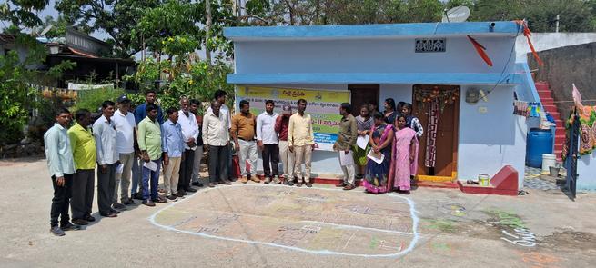 swachhasiddipet's tweet photo. #SBMGPHASEII training program Day2, Village #Sanitation Plan #VSP preparation with villagers. 
 @swachhbharat @Collector_SDPT @AcSiddipet https://t.co/COOM18pJPO
