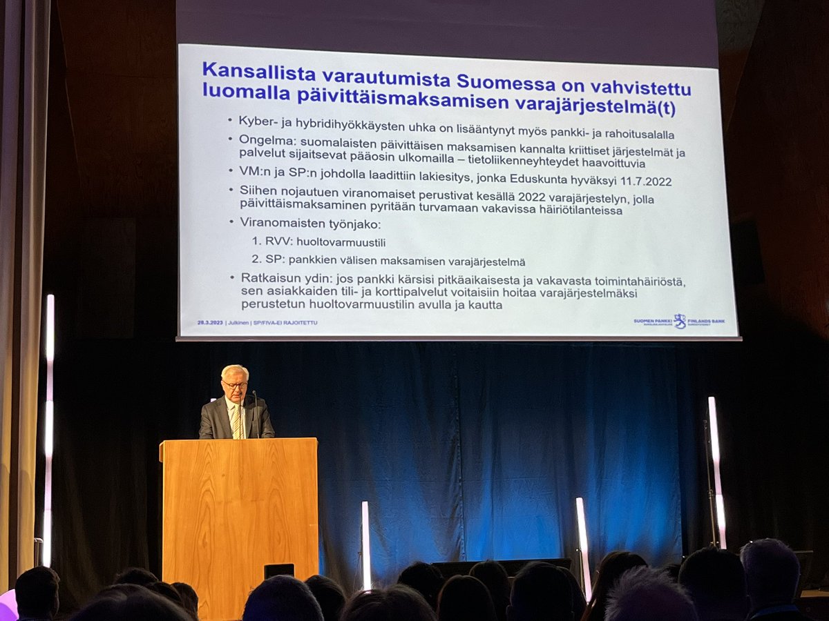 Suomalaiset pankkijärjestelmät sijaitsevat ulkomailla jonka vuoksi @rahoitusvakaus ylläpitää varajärjestelmää kriisitilanteita varten @ollirehn #digihumaus

Pitäisikö tietoliikenneyhteyksiä siis varmistaa jos ne ovat riski?