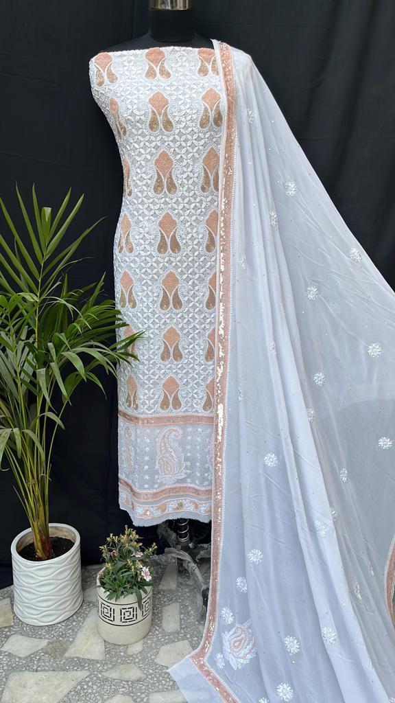 AwadhChikan's tweet photo. Create an extraordinary look for parties and events with our exclusive adorable attire Pure georgette Suit is embellished with Resham thread work.  Everyone never forgets this look and your ethnic attire.

#puregeorgette #puregeorgettesuits #reshamwork #partywearsuits https://t.co/Z6WZkUevQY