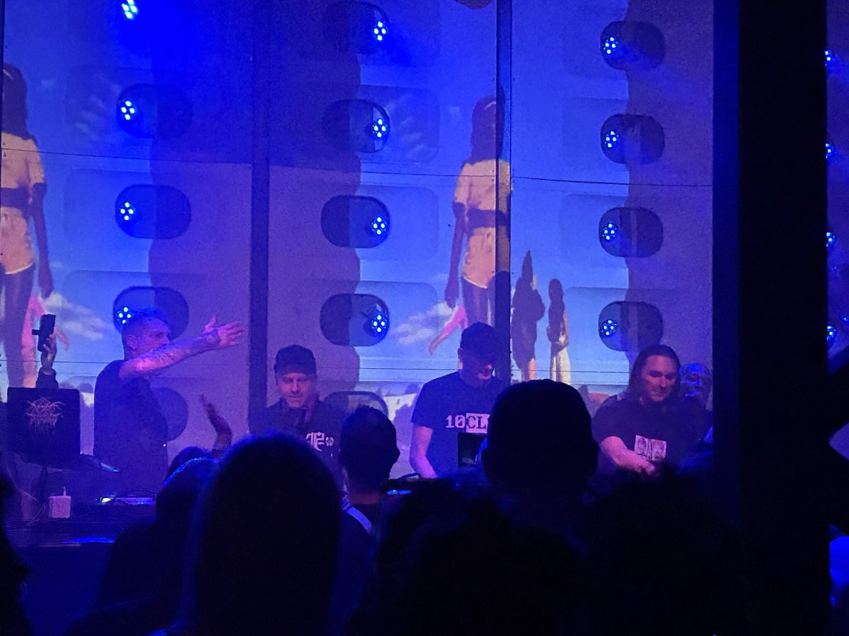 BraunSepp's tweet photo. Trashbash was lit 🔥 
Good times with the fam!! hungry for more 🫡

#trashbash #worm #rotterdam #party #event #bday #rave #drumandbass #jungle #darkstep #neurofunk #hardcoretechno #industrial #trasher #emission #manulemalin #theoutsideagency #limewax #dolphin #deathmachine https://t.co/pTO4YGyaEI