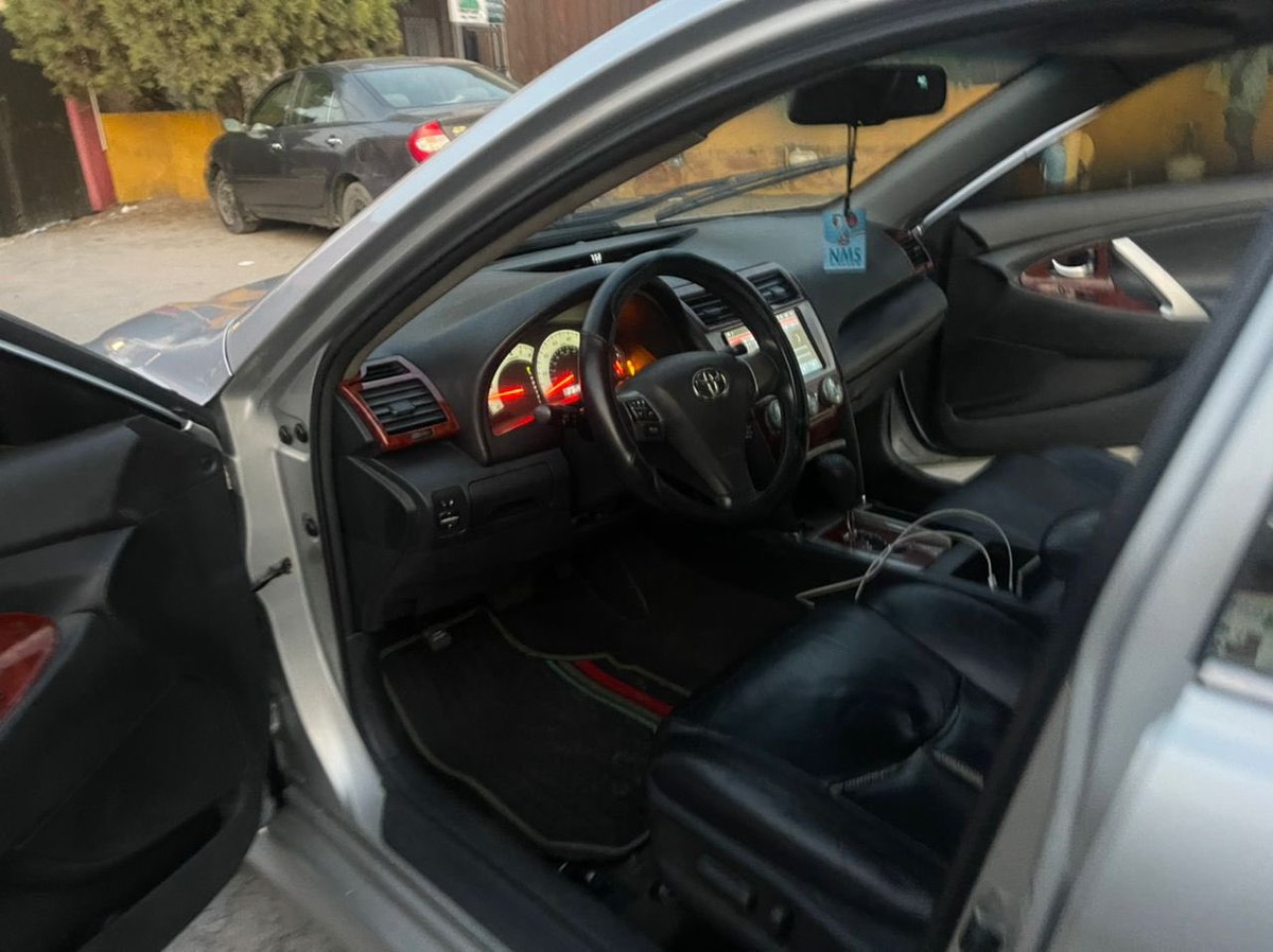 isellnbuycars's tweet photo. Don’t waste money on Toks 😋😋
Extremely clean 2008 Toyota Camry Facelifted 
(With Media screen,reverse camera,clean leather interior,radiant exterior)
Price:#3.5m
Location:Lagos
Call:07034524511
@_DammyB_ @SouthcarNg #TinubuForPrison #finaltouchdone #Nedu #Whitemoney @AutosKd https://t.co/HdkHd99nmV
