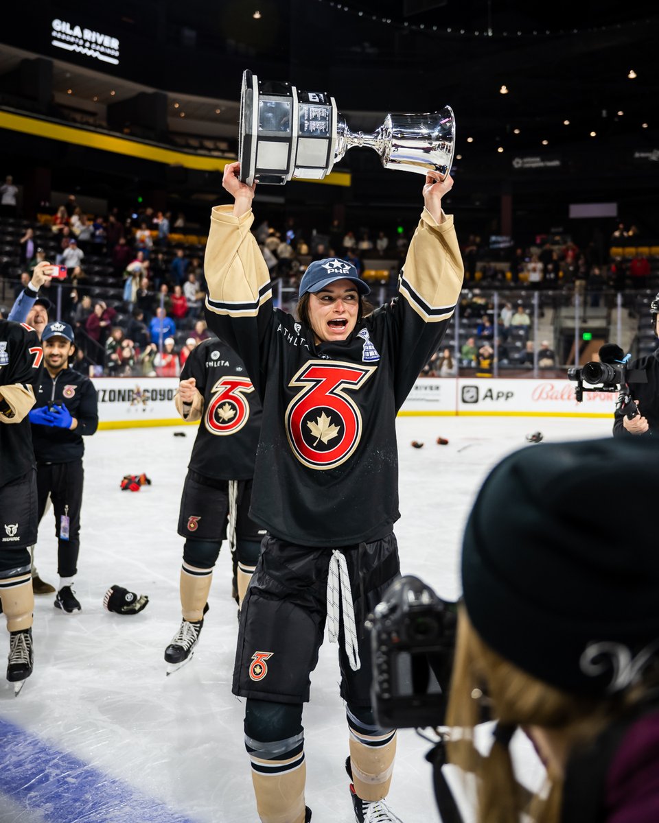 Good Morning Champions 👋 

#GotYourSix | 📸: <a href="/loribolliger/">Lori Bolliger Photography</a>