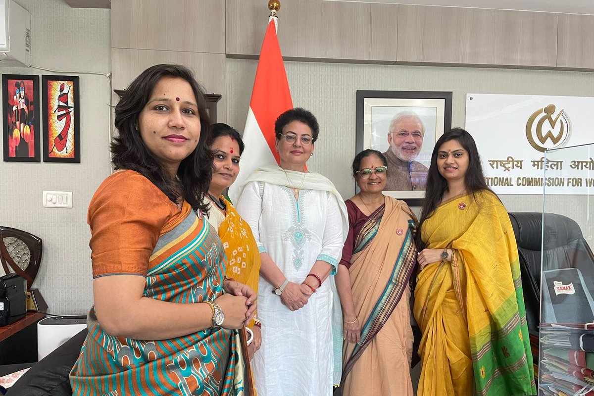 SanatanWomen's tweet photo. It was our utmost honour and pleasure to meet respected @sharmarekha ji and present 'Indian Thoughts on Feminism'- Sanatan Women's first book conceptualised and edited by our revered Guru @ShriguruPawanji. We are grateful to Mam for writing an inspirational message in this book that will surely motivate many women to concretely contribute for our Nation and Dharm.
@NCWIndia @narendramodi @rashtrapatibhvn @MinistryWCD