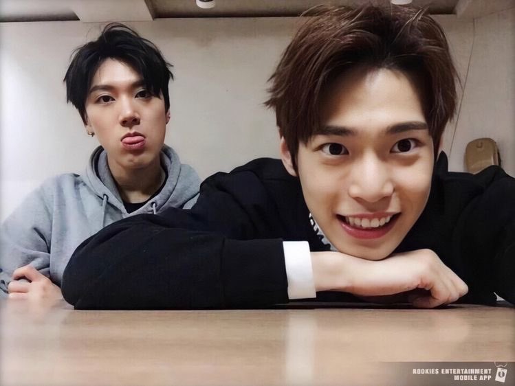 ชศดต (ᓀ‸ᓂ) (@doyoungten96) on Twitter photo 