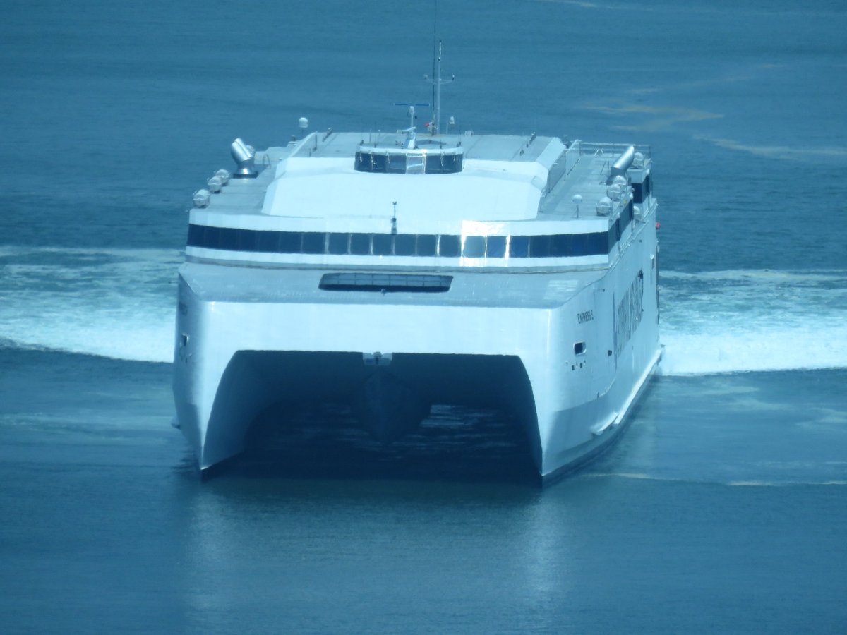 SheainF's tweet photo. Colombo Port is welcoming Bornholmslinjen’s EXPRESS 5

#highlysophisticated #cruise #ColomboPort #EXPRESS5 #Bornholmslinjen #denmark #Bornholm https://t.co/i211vtX11V
