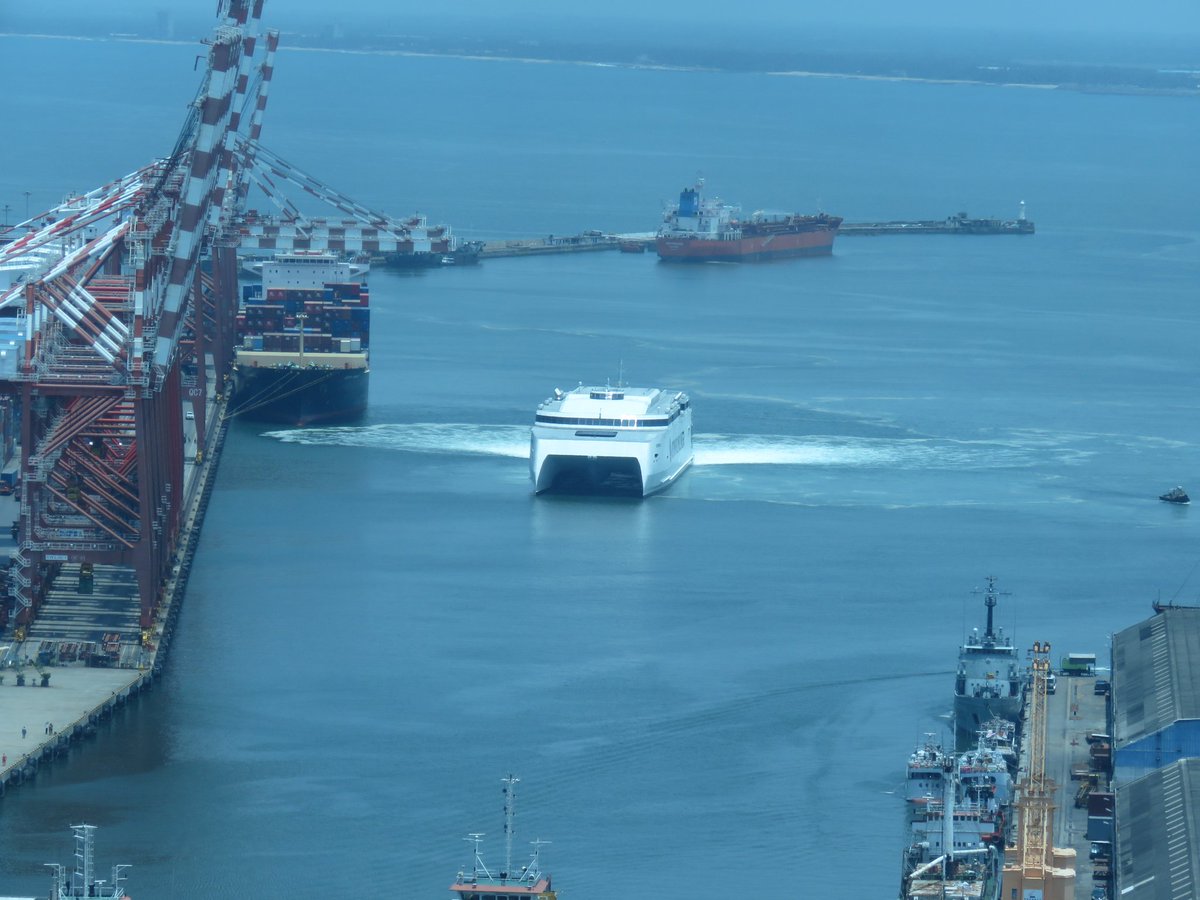SheainF's tweet photo. Colombo Port is welcoming Bornholmslinjen’s EXPRESS 5

#highlysophisticated #cruise #ColomboPort #EXPRESS5 #Bornholmslinjen #denmark #Bornholm https://t.co/i211vtX11V