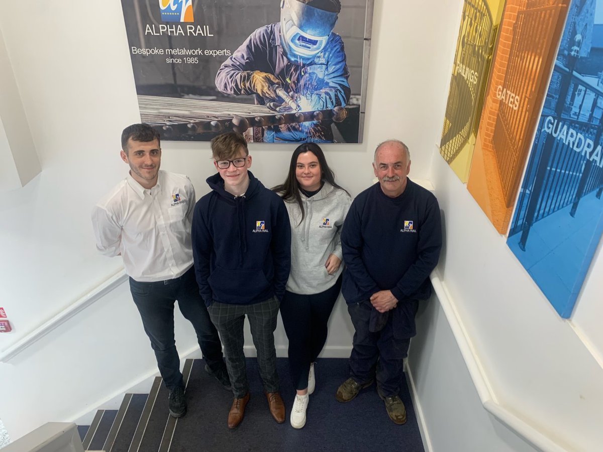 AlphaRailLtd's tweet photo. Alpha Rail merch😎 

We love our new workwear clothes from https://t.co/kLPnp5Gd2n , highly recommend 👍😀

What do you think? 🧐😄 

#Workwear #Uniform #AlphaRail https://t.co/C1gsEr2cPJ