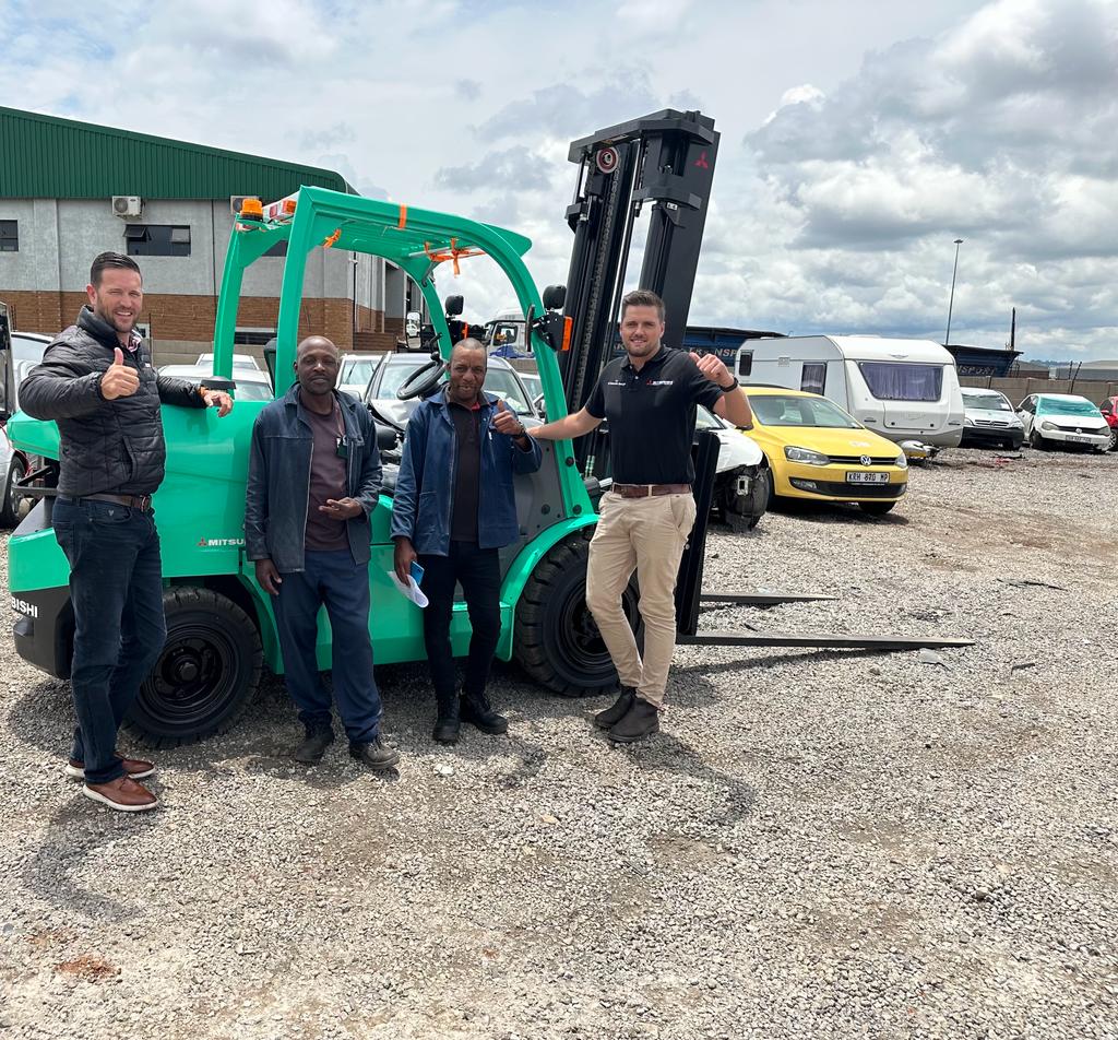 Big things are happening at Auction Nation Middleburg with the arrival of a brand new Grendia Forklift! 🚚 

We are grateful for your support Auction Nation! 👍 

#HandoverComplete #GrendiaForklift #Masslift