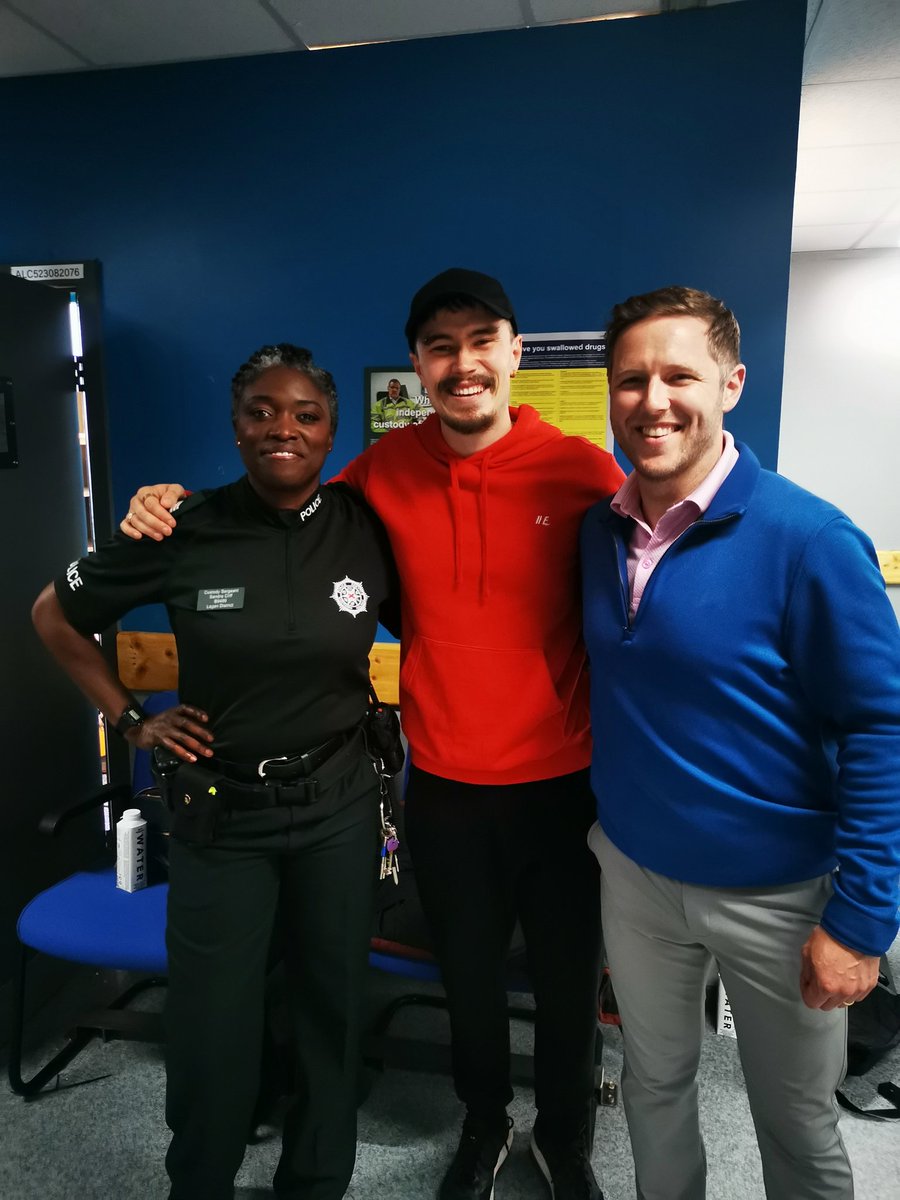 matt_actor's tweet photo. Well its all going off on #bluelights ep1, very exciting first ep last night on @BBCOne and i can tell you now...this is just the beginning. Also on @BBCiPlayer #actor #actorslife #irishactor #belfastactor #tv #film #casting #castingdirector https://t.co/NbLQH3LpRq