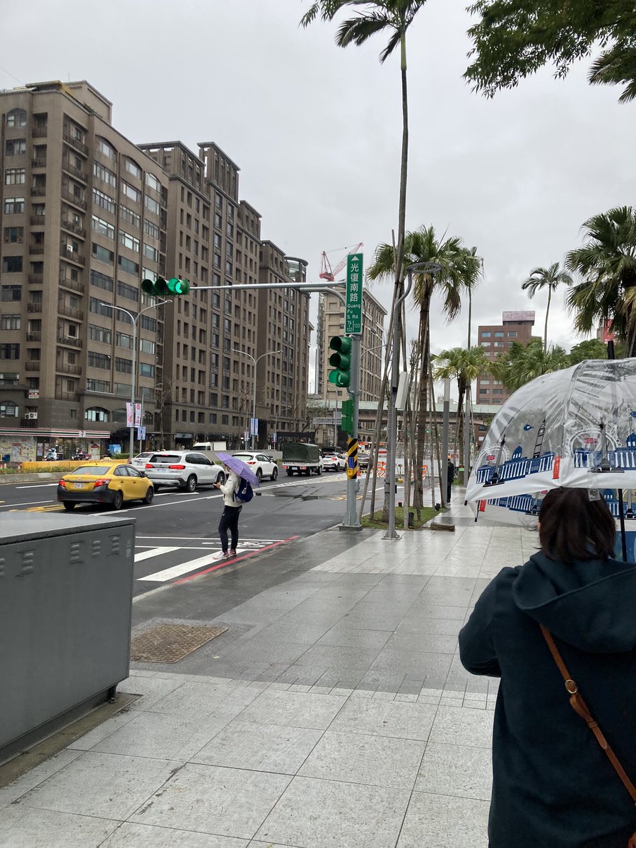 Gman17play's tweet photo. 台北的天氣…不能忍受 https://t.co/Y0fDb9juFU