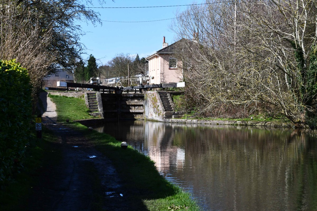 retired_tom's tweet photo. From my archives

#March 2020

#CanalRiverTrust #GrandUnionCanal #Berkhamsted #Lock #Narrowboat 

#Canals &amp; #Waterways can provide #Peace &amp; #calm
for your own #Wellbeing #Lifesbetterbywater https://t.co/byncMv9tAL