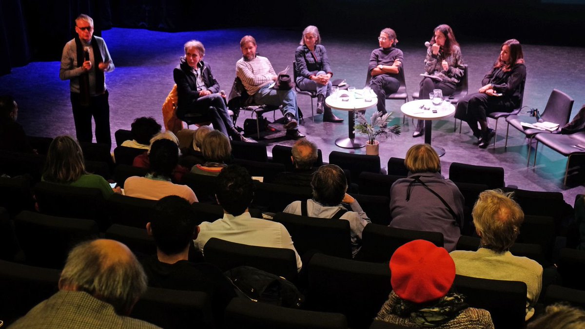 ASA_PNE's tweet photo. Le public était au rendez-vous pour la rencontre-débat du 16 mars sur la participation citoyenne à la halle #Pajol. Merci à nos partenaires @LAVUE_CNRS @ENSAPLV @AubergesFUAJ Yves Robert, @FNE_Paris @FneIDF. A écouter l'enregistrement de la rencontre sur :
https://t.co/WHVFtkH24w https://t.co/EKRGZpotwd