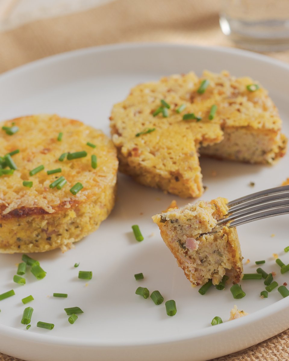salala_de's tweet photo. Hey Du! 🤗 Bist du auf der Suche nach einem leckeren Low Carb Rezept? Dann musst du unbedingt unsere Schinken-Käse-Puffer probieren! 😍🍴  ##Frühstücksideen ##Rezept https://t.co/PrsrNZtIPz https://t.co/Q8I9isjyPe