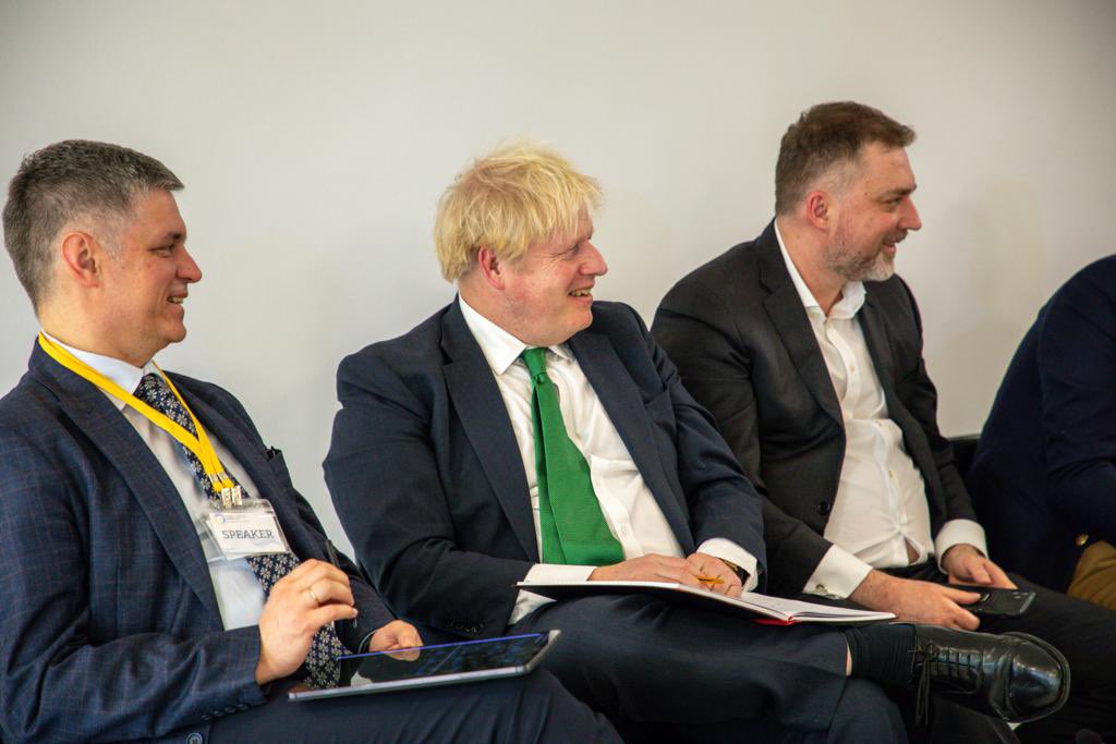 go_globalworld's tweet photo. Thank you @BorisJohnson 
Former British Prime Minister, Mr. Boris Johnson, yesterday, Monday told APC to allow People to freely choose who will lead them not to impose power by force for the people.

Mr. Peter Obi  Falana Mummy GO Bola Ahmed Tinubu https://t.co/8sQncFwsET