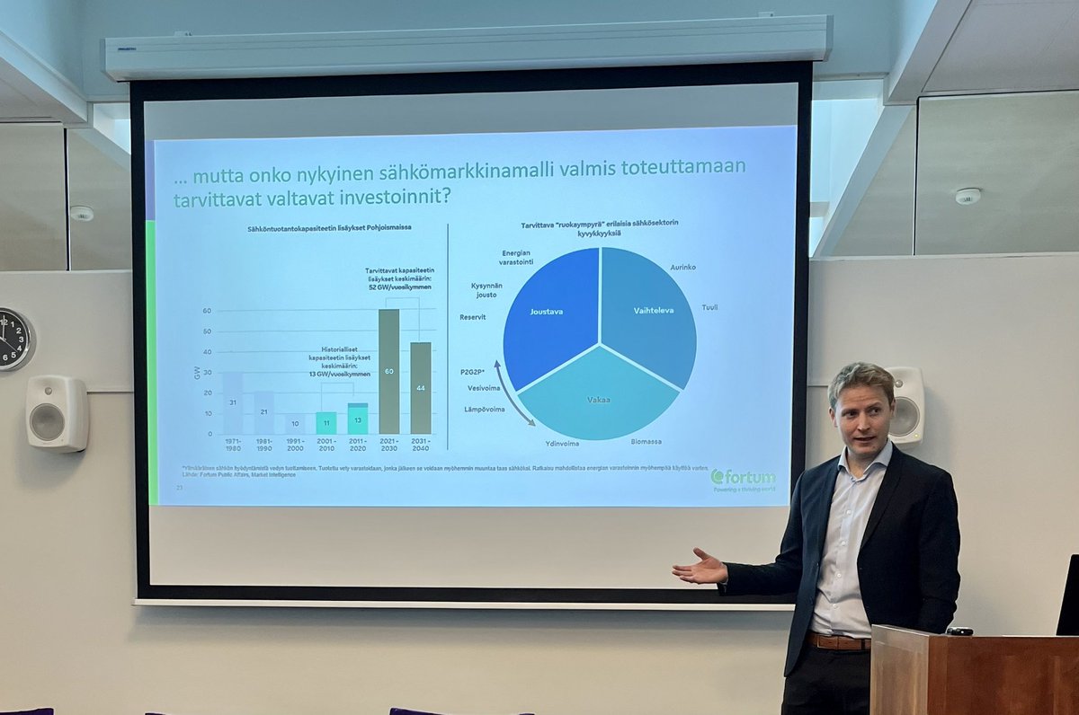 #Sähkömarkkina aamun puheenaiheena <a href="/WecFinland/">World Energy Council Finland</a>’in ja Fortumin seminaarissa. <a href="/JRnnback/">Jan Rönnback</a> esittelee sähkösektorin ruokaympyrää: joustavaa, vaihtelevaa ja vakaata tuotantoa tarvitaan, jotta markkina toimii ja massiiviset puhtaan sähköntuotannon investoinnit saadaan toteutettua.