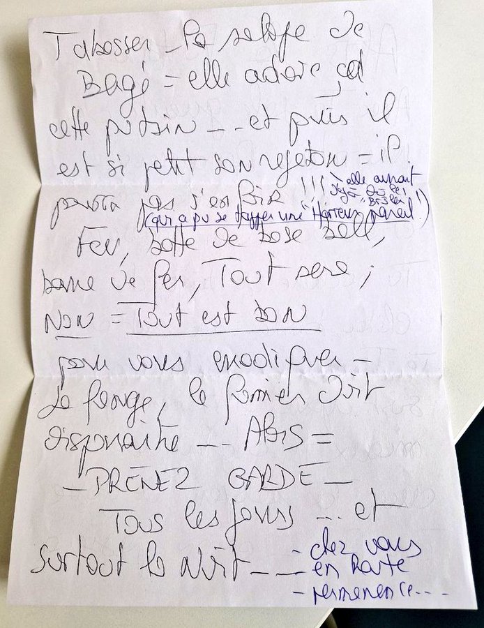 mormach's tweet image. Dans le feuilleton des lettres anonymes reçues par #Bergé et #Lebec, le service checknews de libération traite ceux qui trouvent ce lettres suspectes de "complotistes"...
Tout en reconnaissant que ces deux courriers distincts sont sur la même feuille!!!