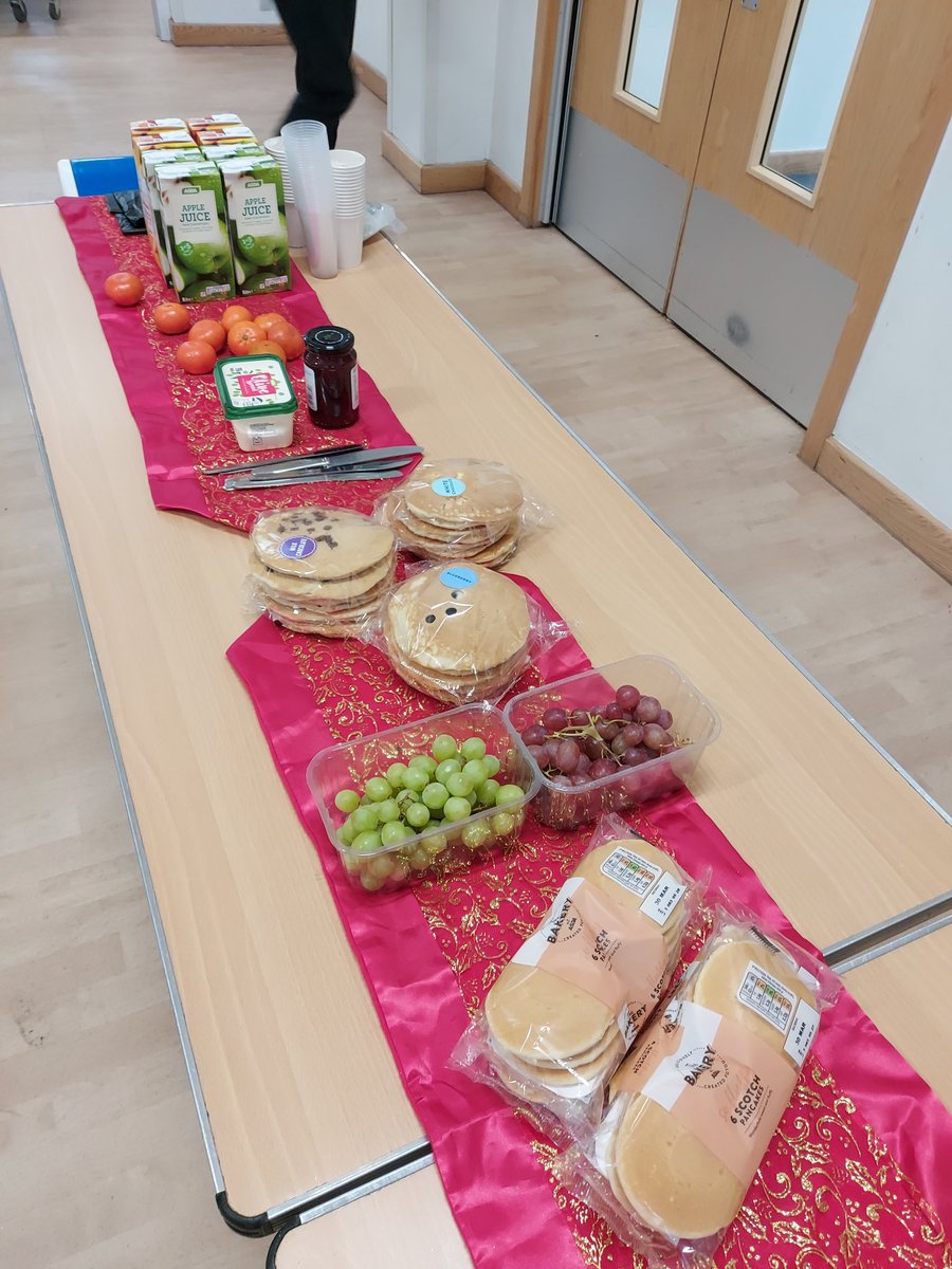 CCHPri's tweet image. All set for our EYFS &amp;amp; KS1 Community Breakfast this morning.
Join us for breakfast and a book as we start the day as a community🥐🥖🏫
#TeamCCH
#CommunityBreakfast
