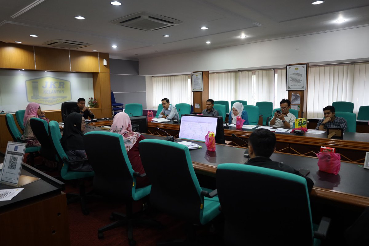 28.03.2023 (Selasa)

Mesyuarat Pelaksanaan Program Pengurusan Tenaga Bagi Bangunan Ibu Pejabat JKR Negeri Kelantan telah berlangsung pukul 11 pagi di Bilik Gerakan.