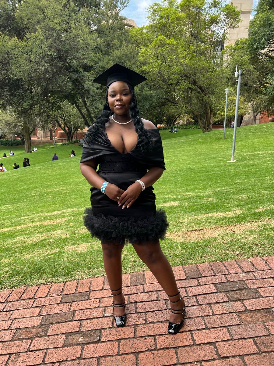 alvadaSA's tweet photo. Welcome graduation.

#graduation
#graduate https://t.co/ZIeDdkLRRU