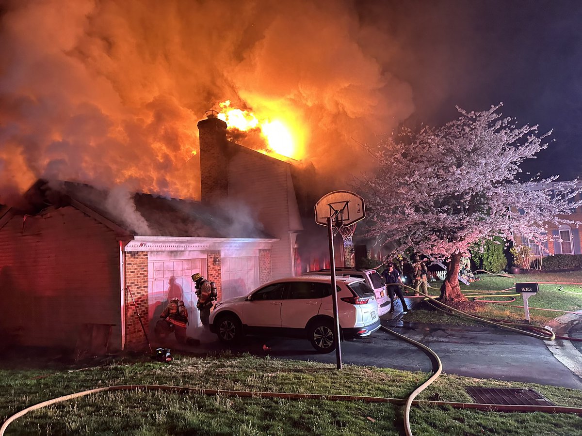 mcfrsPIO's tweet photo. Update (9p 3/27) 1900 Aventurine Wy, 2-sty SFH; Origin/Cause, undetermined, possible electrical failure (exterior lighting fixtures) or smoking materials, ignited combustibles below rear deck; Damage ~$600K; 5 people displaced; no injury; NOTE: PEPCO indicated meter tampering,too https://t.co/dPor0qBHmF