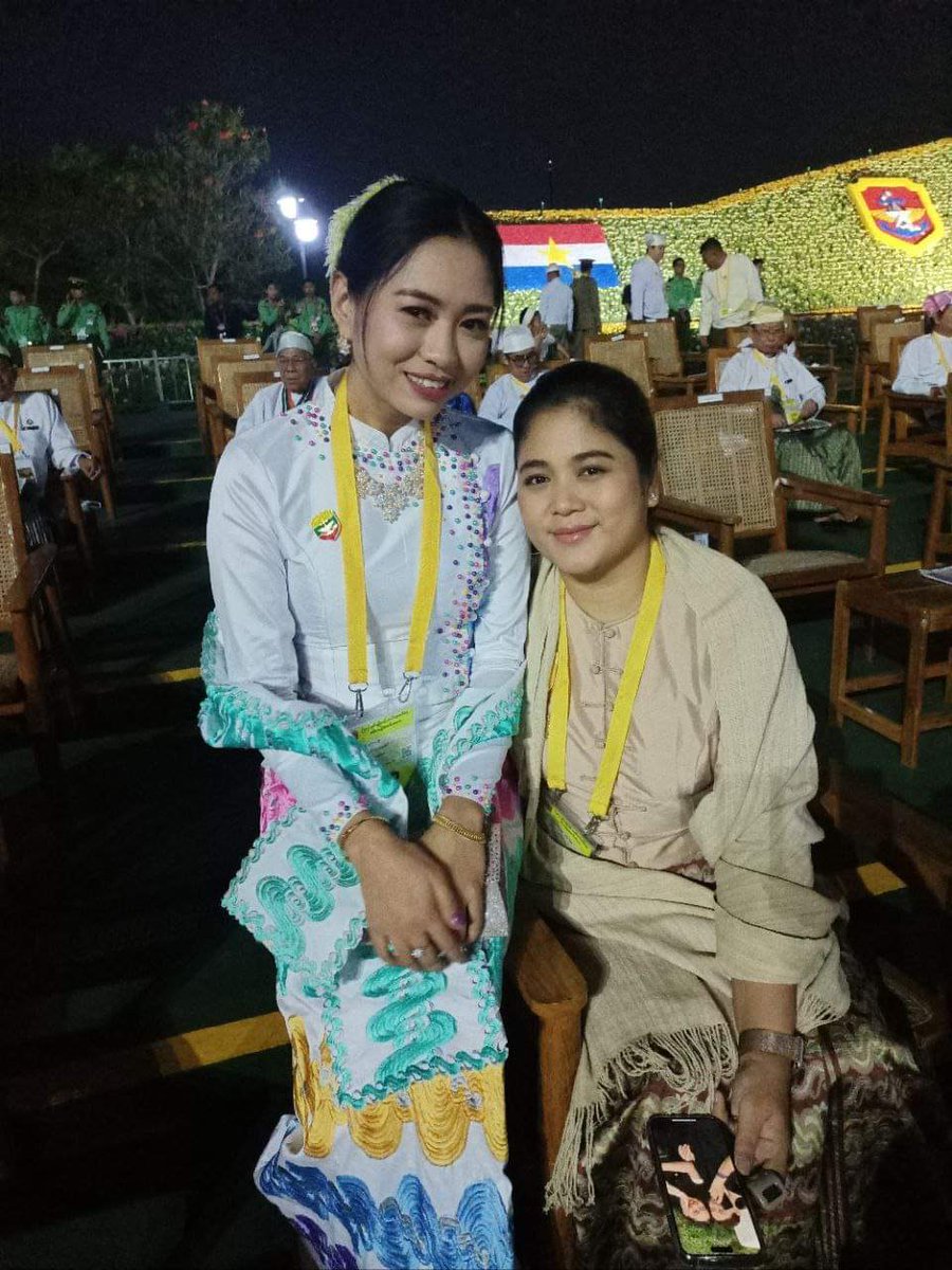 james75568764's tweet photo. စစ်ကိုင်းတိုင်း.မကွေးတိုင်းကညီအကိုမောင်နှမတွေရေ....ခင်ဗျားကြီးတို့ငမ်းငမ်းတက်အားပေးခဲ့ကြတဲ့အနုပညာရှင်ဆိုတဲ့အောက်တန်းစားတသိုက်ကတော့ခင်ဗျားကြီးတို့ကိုဖင်လှန်ဘောလှန်ပြနေကြပြီ..ဒီလူတွေစောက်ခွက်ကိုမှတ်ထားကြ..ခင်ဗျားတို့လည်းဖင်လှန်လီးလှန်ပြဖို့အချိန်ကျပြီ.ဒီလိုပဲ ထမင်းဝရင်လီးတောင်ကြတယ် https://t.co/e6w8qD34y9